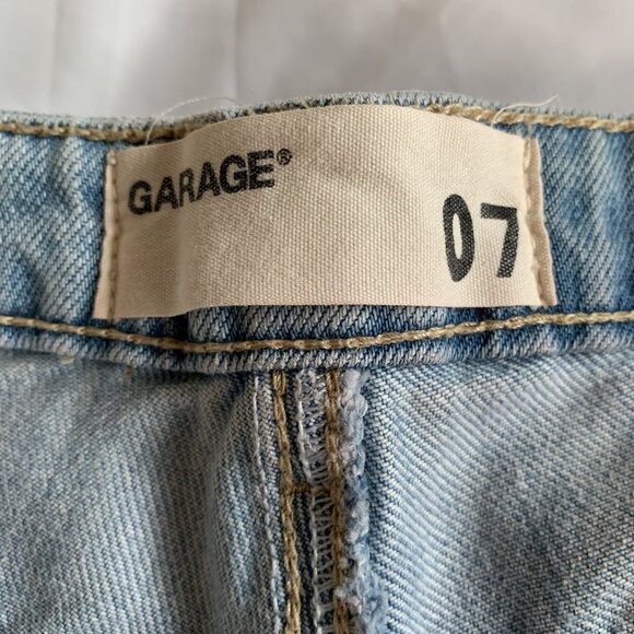 Distressed Denim Shorts - Picture 4 of 5